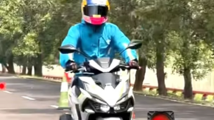 Pebalap Moto3 Veda Ega Pratama Jajal New Honda Vario Evo 160, Langsung Beri Pujian