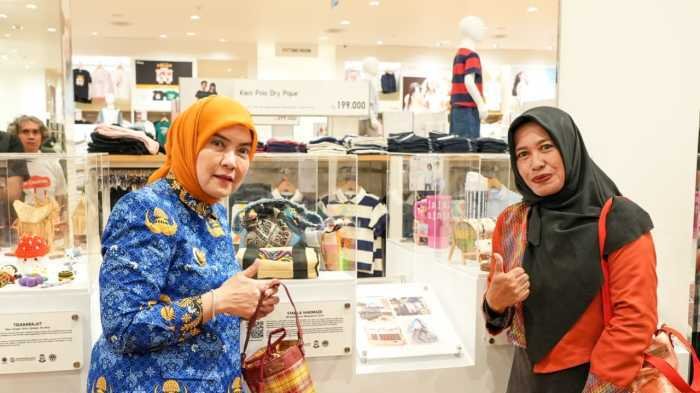 UNIQLO Neighborhood Collaboration Hadirkan Produk UMKM di Gerai TSM, Aliyah Mustika Ilham Apresiasi  