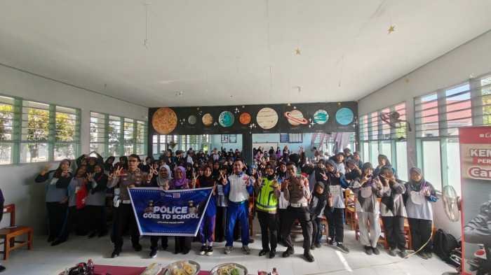 Asmo Sulsel dan Polres Gowa Edukasi Safety Riding kepada Siswa Baru SMAN 22 Gowa saat MPLS