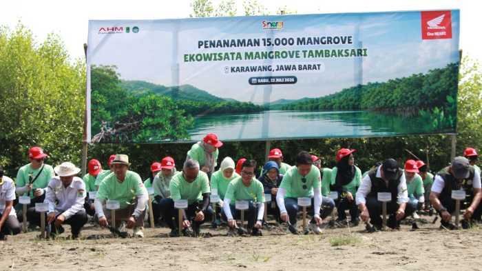 AHM Perkuat Ekowisata Tambaksari, Bangun Rumah Bibit dan Tanam 15.000 Mangrove di Karawang