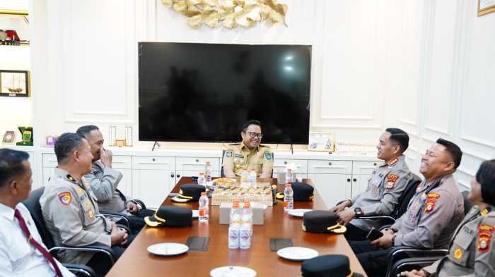 Hari Pertama Berkantor, Kapolresta Gowa Silaturahmi dengan Wakil Bupati Darmawangsyah Muin