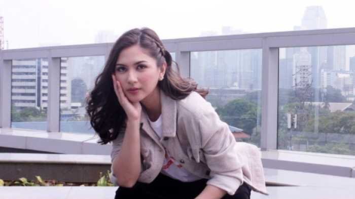 Jessica Mila Ungkap Tak Dapat Informasi soal Penutupan Jalur Wisata Padar