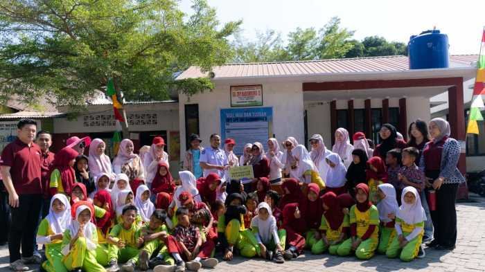 GMTD Rayakan HUT ke-28, Salurkan 84 Set Meja-Kursi Sekolah dan Kumpulkan 134 Kantong Darah
