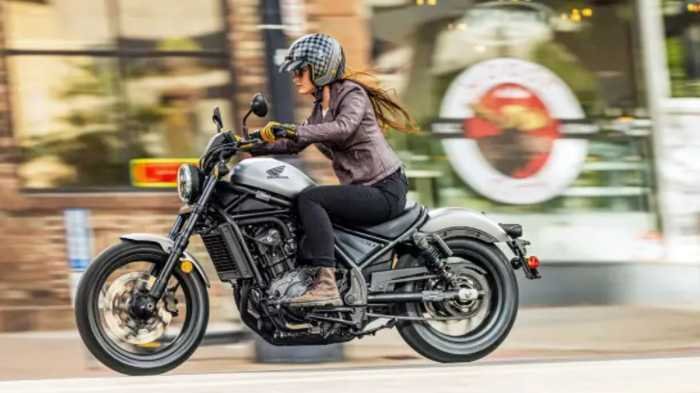 Honda Rebel 300 Jadi Cruiser Pemula, Bawa Teknologi E-Clutch dan Harga Rp40 Jutaan