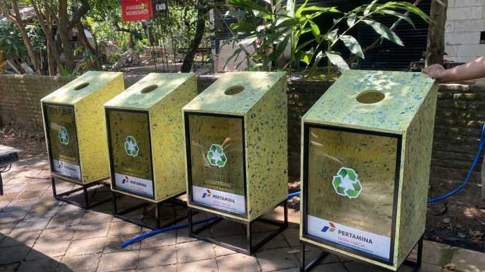 Limbah Plastik Segel Tangki Pertamina Diubah Jadi Tempat Sampah dan Furniture