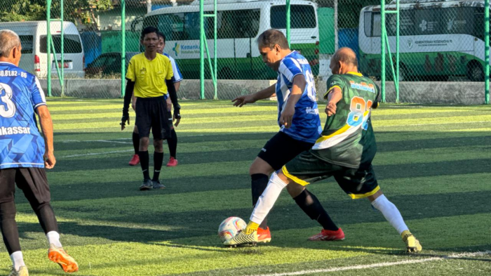 Turnamen Mini Soccer IKA SMANSA Seri 2 Berlangsung Seru! Danny Pomanto Ikut Bertanding, Peserta dari Angkatan 80-an hingga 2000-an