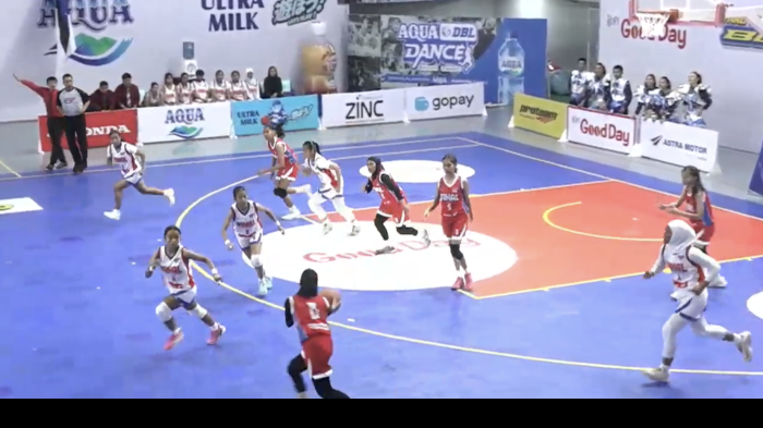 Sengit di Babak Pertama Final DBL Makassar, SMAN 2 Makassar Unggul Tipis Atas SMA 11 Makassar