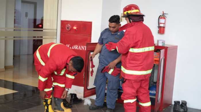 Ada Korsleting Listrik di Swiss-Belinn Panakkukang! Tim Uji Kesiapan Hadapi Kebakaran Lewat Fire Drill