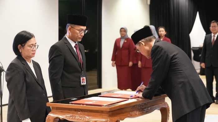 OJK Lantik Dua Pejabat Baru, Perkuat Pengawasan Sektor Jasa Keuangan