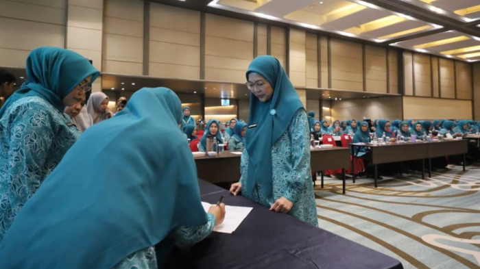 Perkuat UMKM Kader, Melinda Aksa Lantik Pengurus Koperasi Konsumen Keluarga Sejahtera