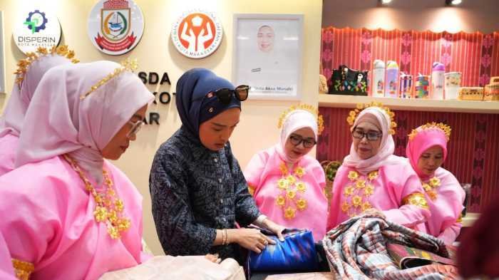Dari Cora’ La’ba hingga Sarung Basah, Dekranasda Makassar Pamerkan Kriya Lokal di INACRAFT 2026