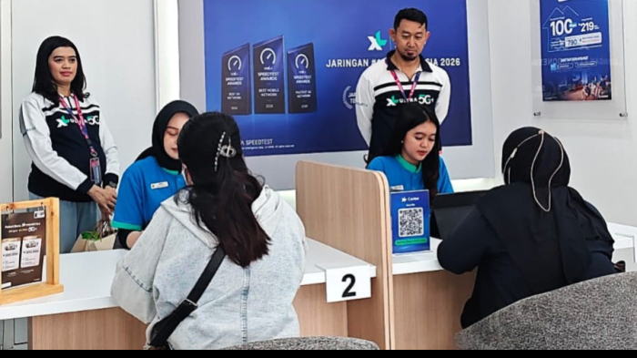 XLSMART Resmikan Tiga XL Center Baru di Makassar