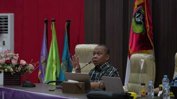 Executive Director Pelindo Regional 4 Akhirman Paparkan Peran Hukum dalam Bisnis BUMN di Unhas