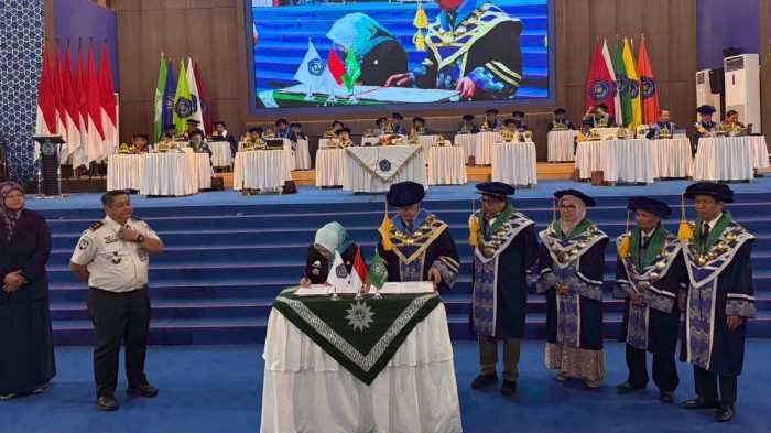 Wisuda 1.598 Lulusan, Unismuh Makassar Perluas Kerjasama Intornasional serta Kolaborasi Pemerintah