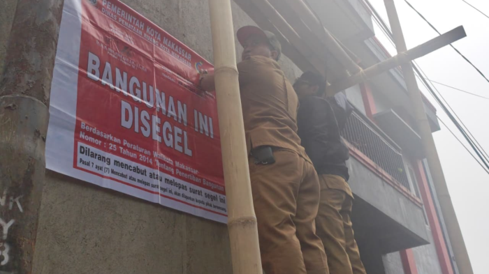 Distaru Makassar Segel Rumah Kost Dua Lantai di Manggala Usai Tiga Kali Teguran