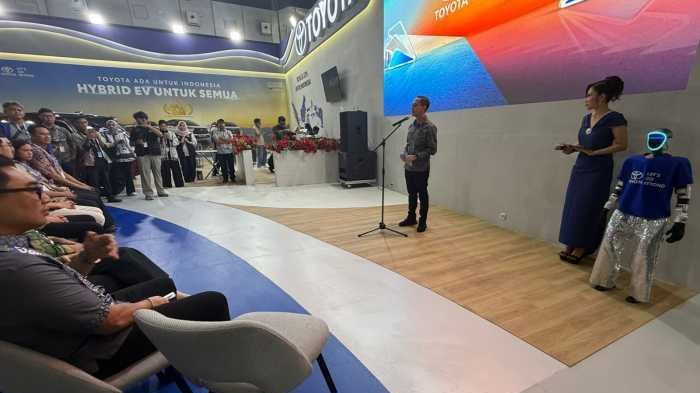 Toyota Remote Diperkenalkan di GIIAS Makassar, Kontrol Mobil Lewat Smartphone