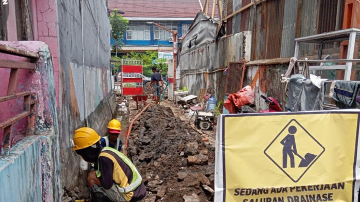 Pemkot Makassar Benahi Jalan dan Drainase Lorong 28 Pongtiku, Siapkan Pemasangan U-Ditch