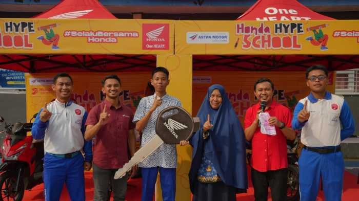 Asmo Sulsel Serahkan Hadiah Honda BeAT kepada SMAN 5 Makassar